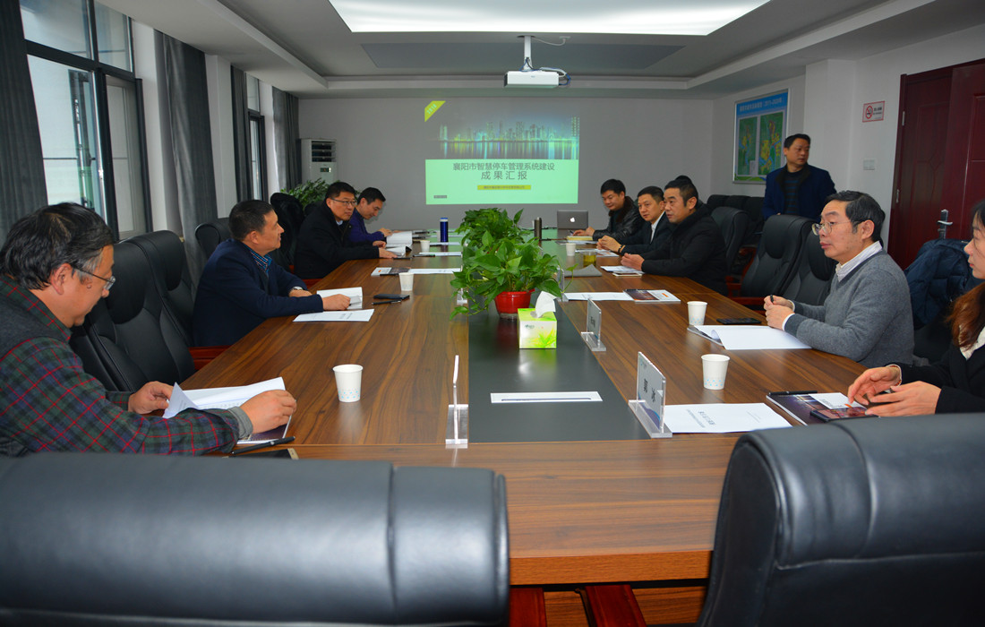 何书记2.jpg