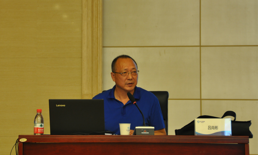 配图1 (1).jpg 配图1 (1).jpg