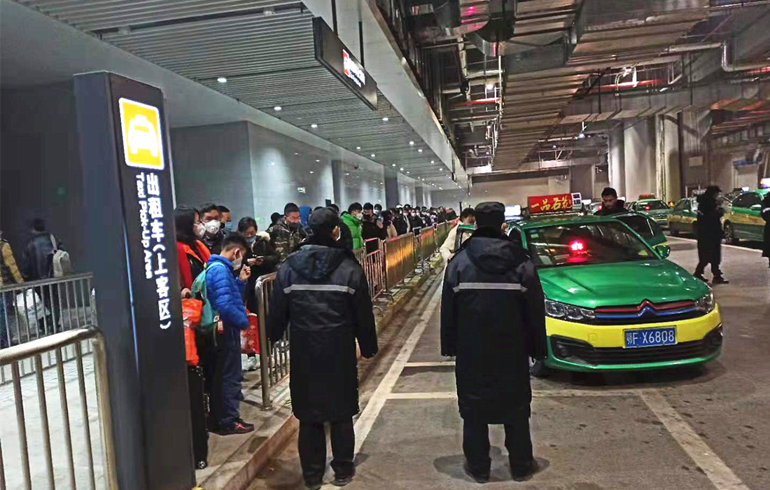 1.21号当天组织疏散18000旅客_副本.jpg