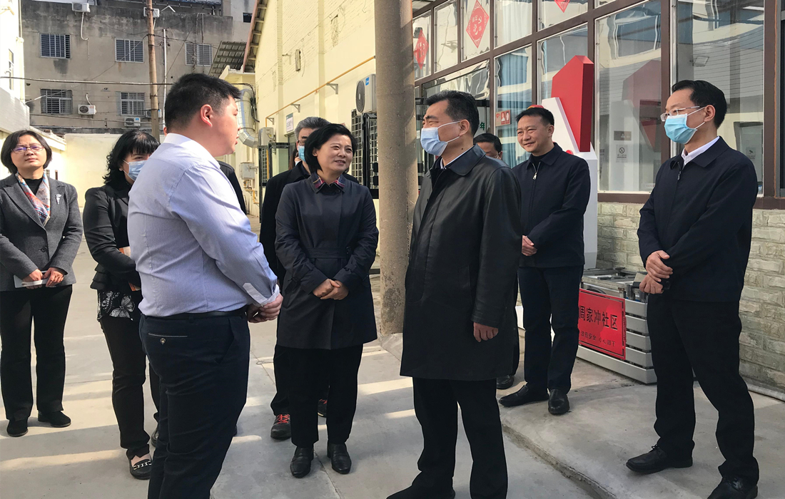 中组部一行调研恒泰·周家冲社区养老服务驿站 照片2.jpg