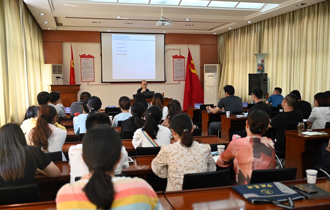 598154762.jpg 598154762.jpg