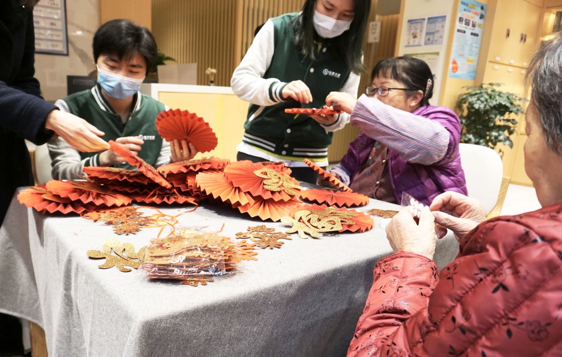 恒泰悦居社区长者照护中心开展“辞旧迎新·悦展新颜”主题活动 照片2.jpg