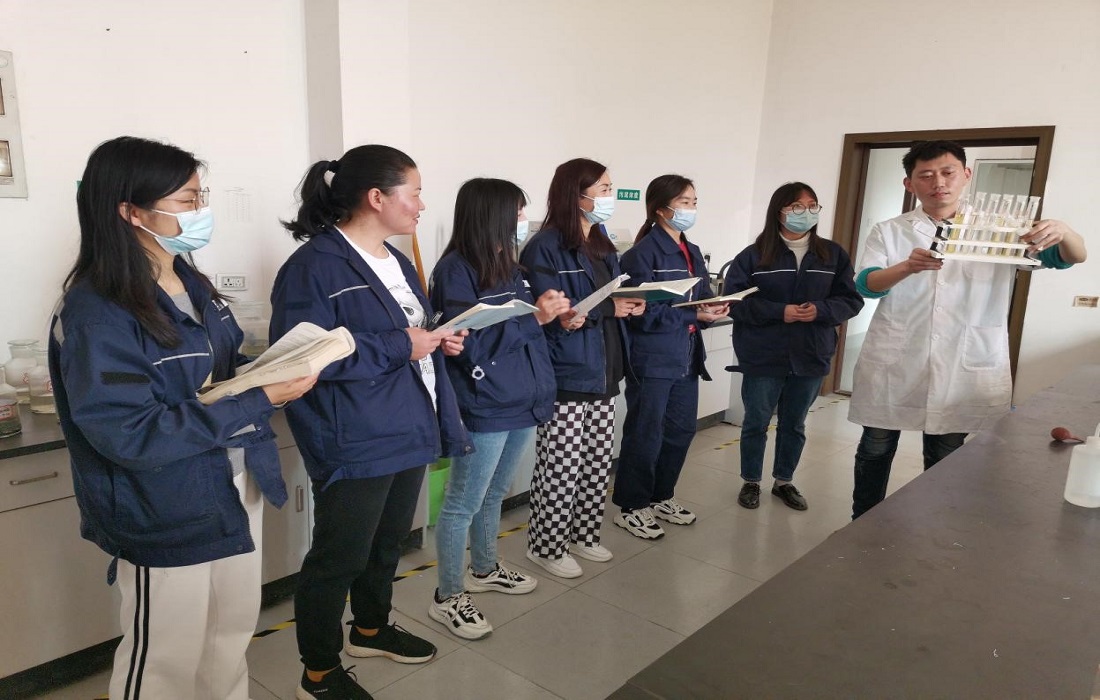 图片1:质检员授课现场.jpg 图片1:质检员授课现场.jpg