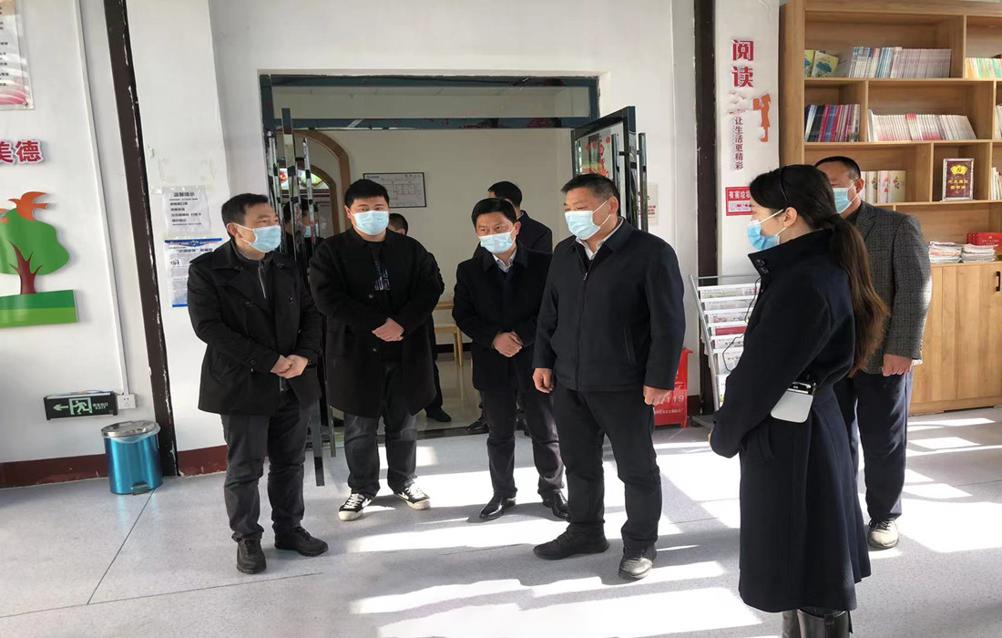 领导照片1_副本.jpg 领导照片1_副本.jpg