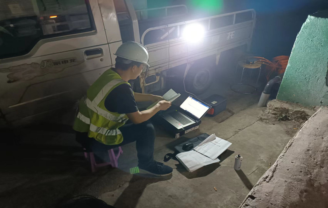 楚晟科公司夜间开展检测1_副本.jpg