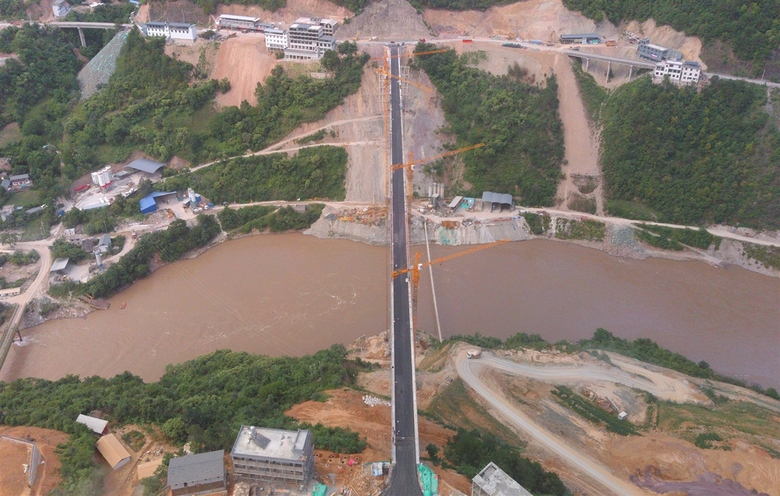 白济汛澜沧江大桥施工画面1.jpg