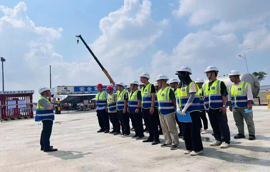 活动照片 (3).jpg 活动照片 (3).jpg