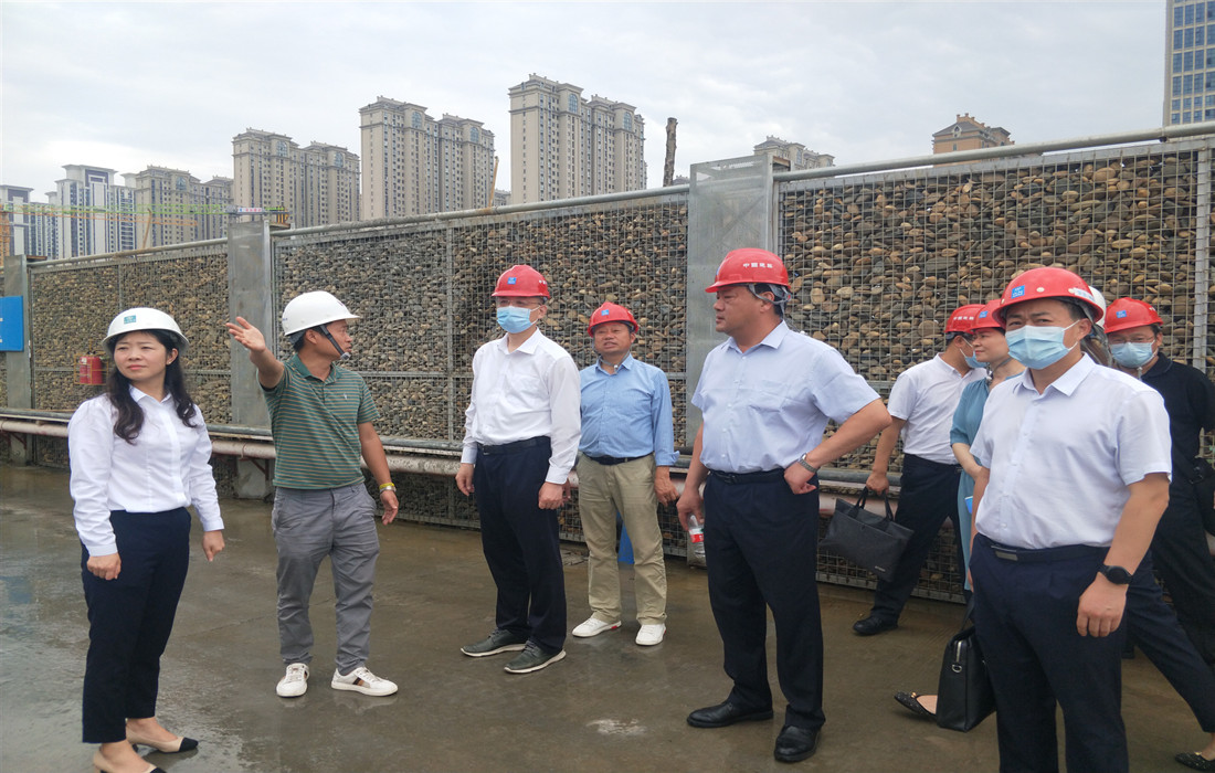 省卫健委妇幼处处长向清、省妇幼保健院党委书记王汉明调研襄阳市儿童医院建设项目2.jpg 省卫健委妇幼处处长向清、省妇幼保健院党委书记王汉明调研襄阳市儿童医院建设项目2.jpg