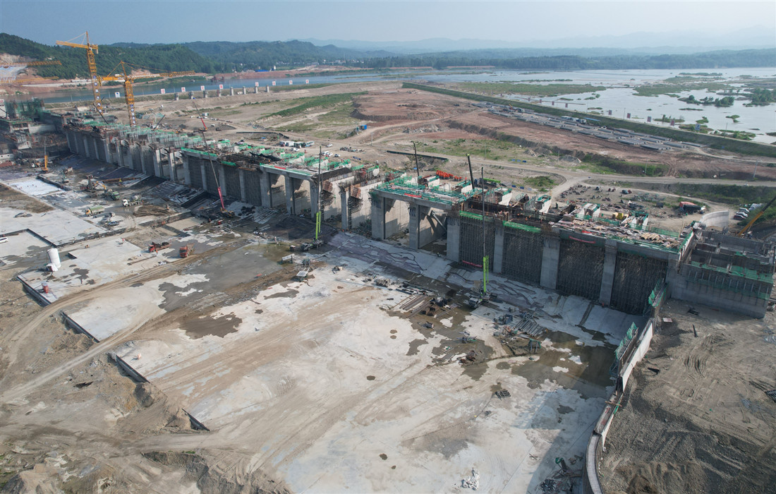 2.泄水闸全景图.jpg