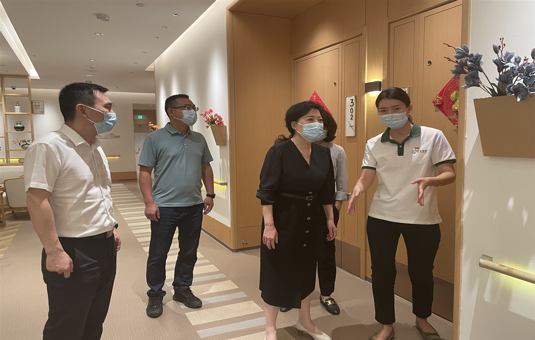 襄阳市总工会党组书记魏玮调研恒泰·悦居社区长者照护中心图片1.jpg 襄阳市总工会党组书记魏玮调研恒泰·悦居社区长者照护中心图片1.jpg