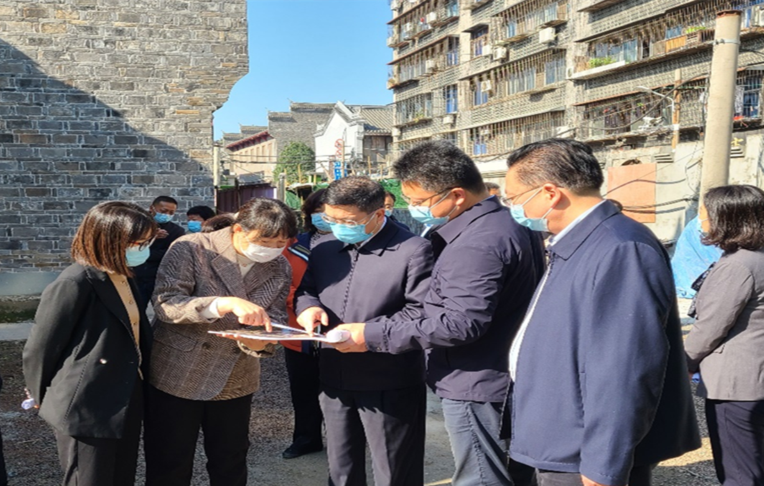 人大常委会主任吕义斌一行调研管家巷项目2.png 人大常委会主任吕义斌一行调研管家巷项目2.png