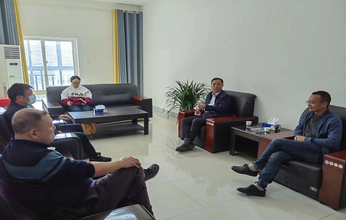 姚爱杰赴尧化股份开展“下基层、察民情、解民忧、暖民心”实践活动.jpg 姚爱杰赴尧化股份开展“下基层、察民情、解民忧、暖民心”实践活动.jpg