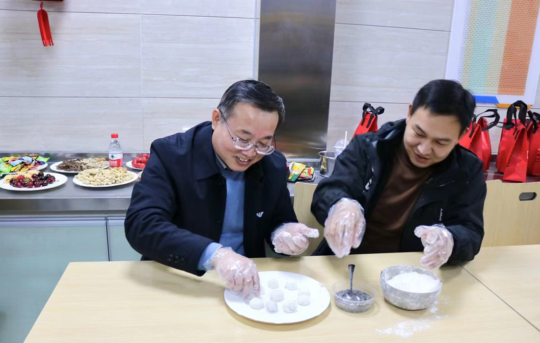 68069c6f81915f041d76931563fcc24.jpg 68069c6f81915f041d76931563fcc24.jpg