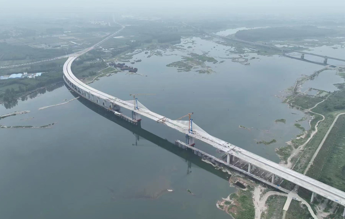 河谷大桥.jpg 河谷大桥.jpg