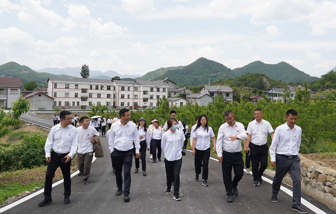 三坪村主题党日活动3.jpg 三坪村主题党日活动3.jpg