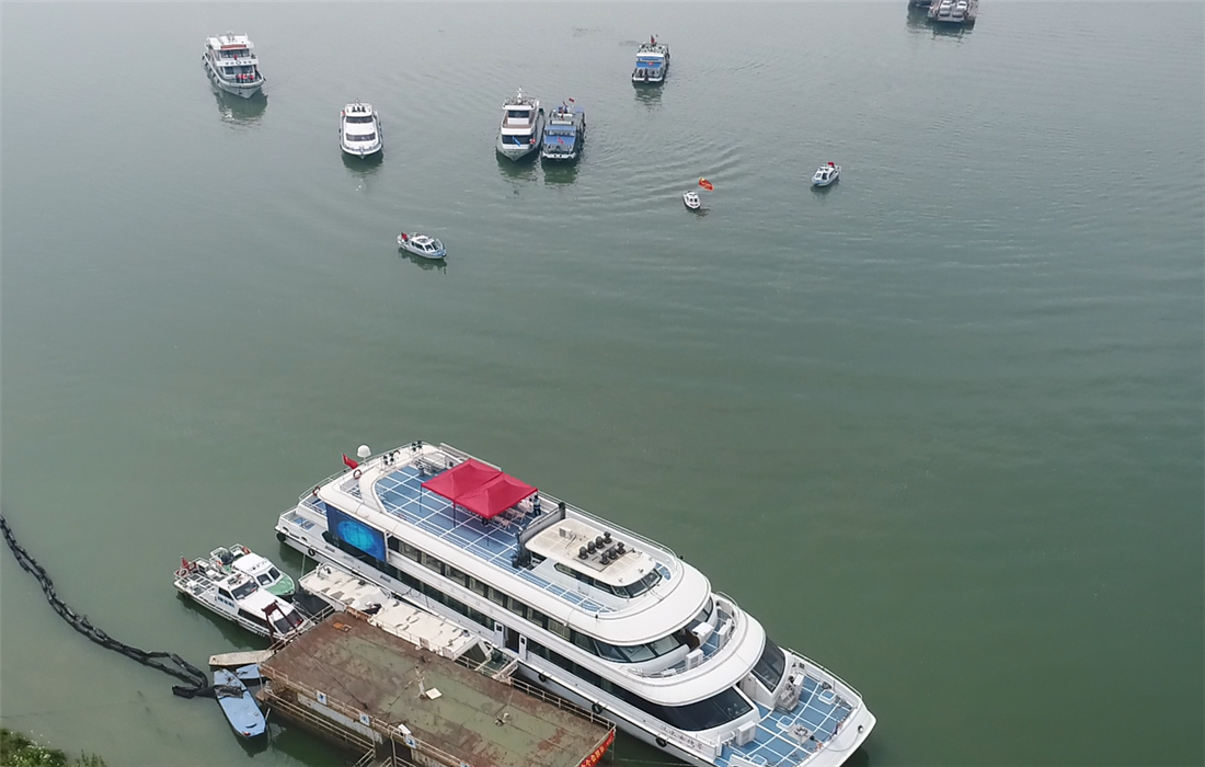 图3:水上搜救演练1.png 图3:水上搜救演练1.png