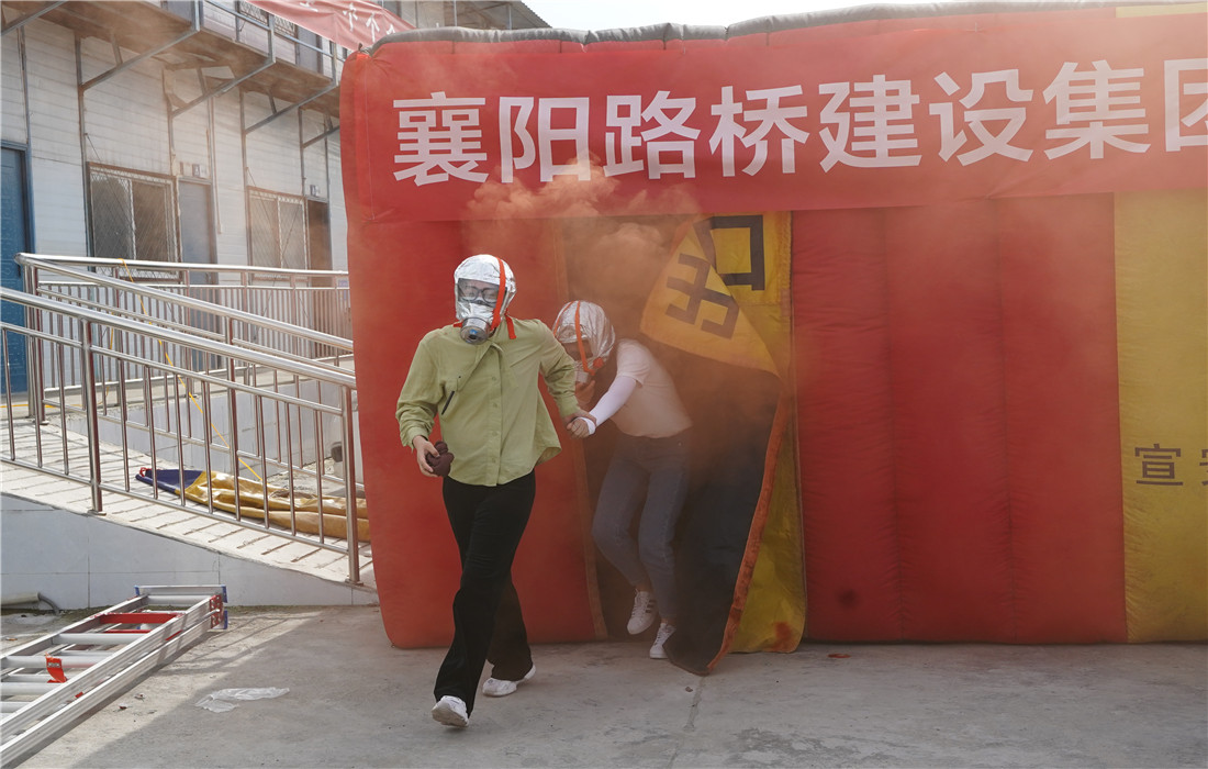 图9:消防演练2.jpg 图9:消防演练2.jpg