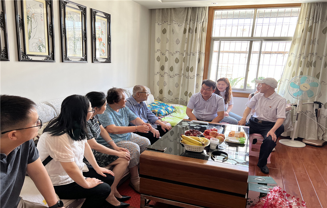 图片三.jpg 图片三.jpg