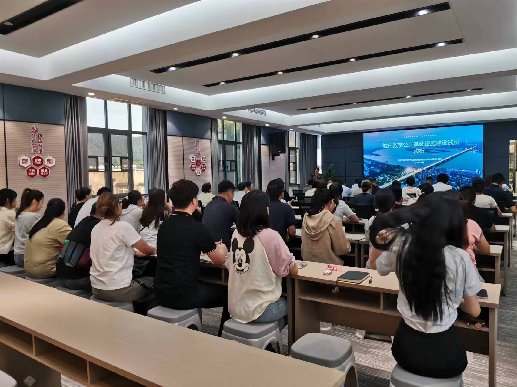 照片1.jpg 照片1.jpg