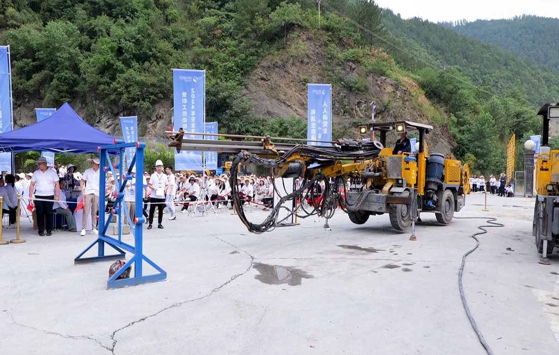 新闻图片3.jpg 新闻图片3.jpg