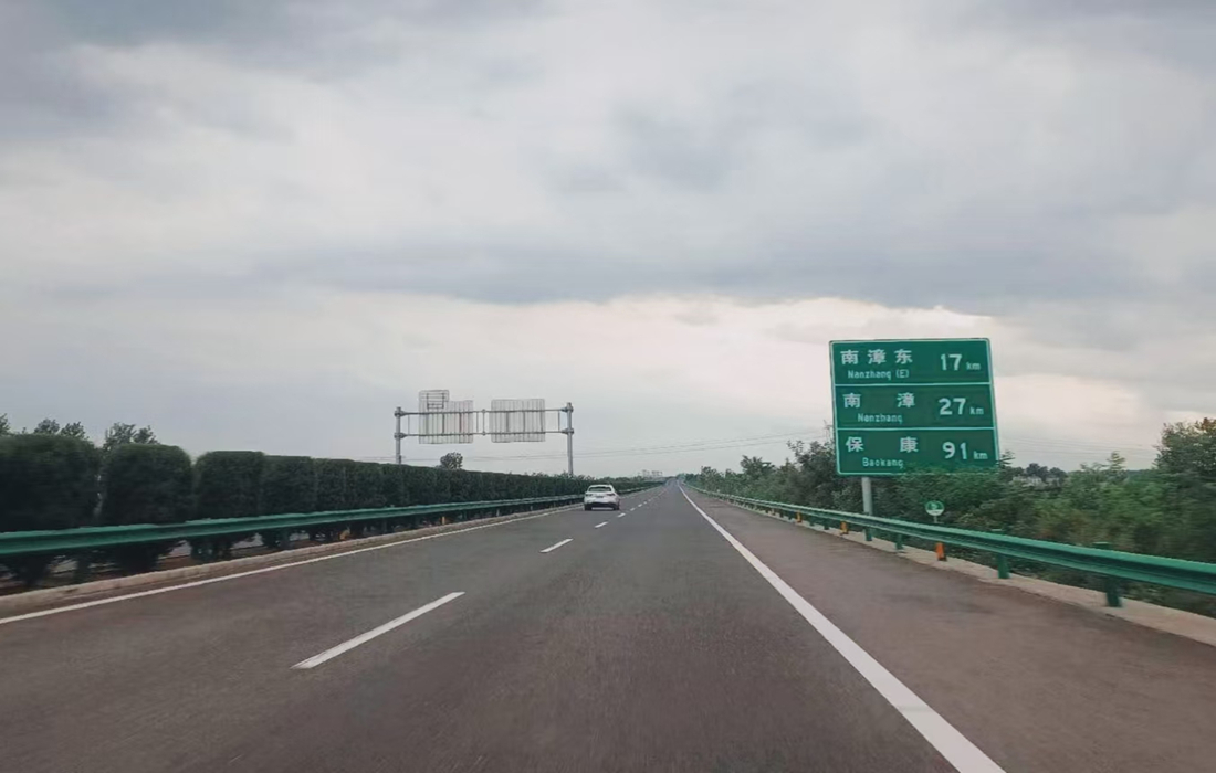 拟养护的高速公路1.jpg 拟养护的高速公路1.jpg