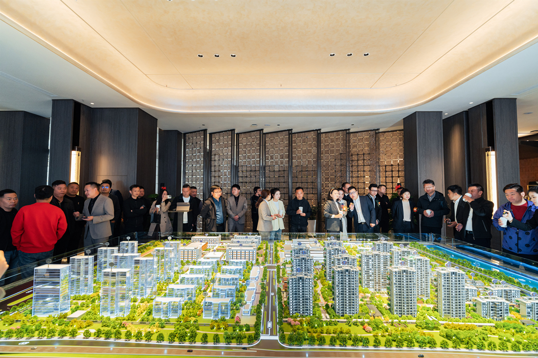 照片4.jpg 照片4.jpg