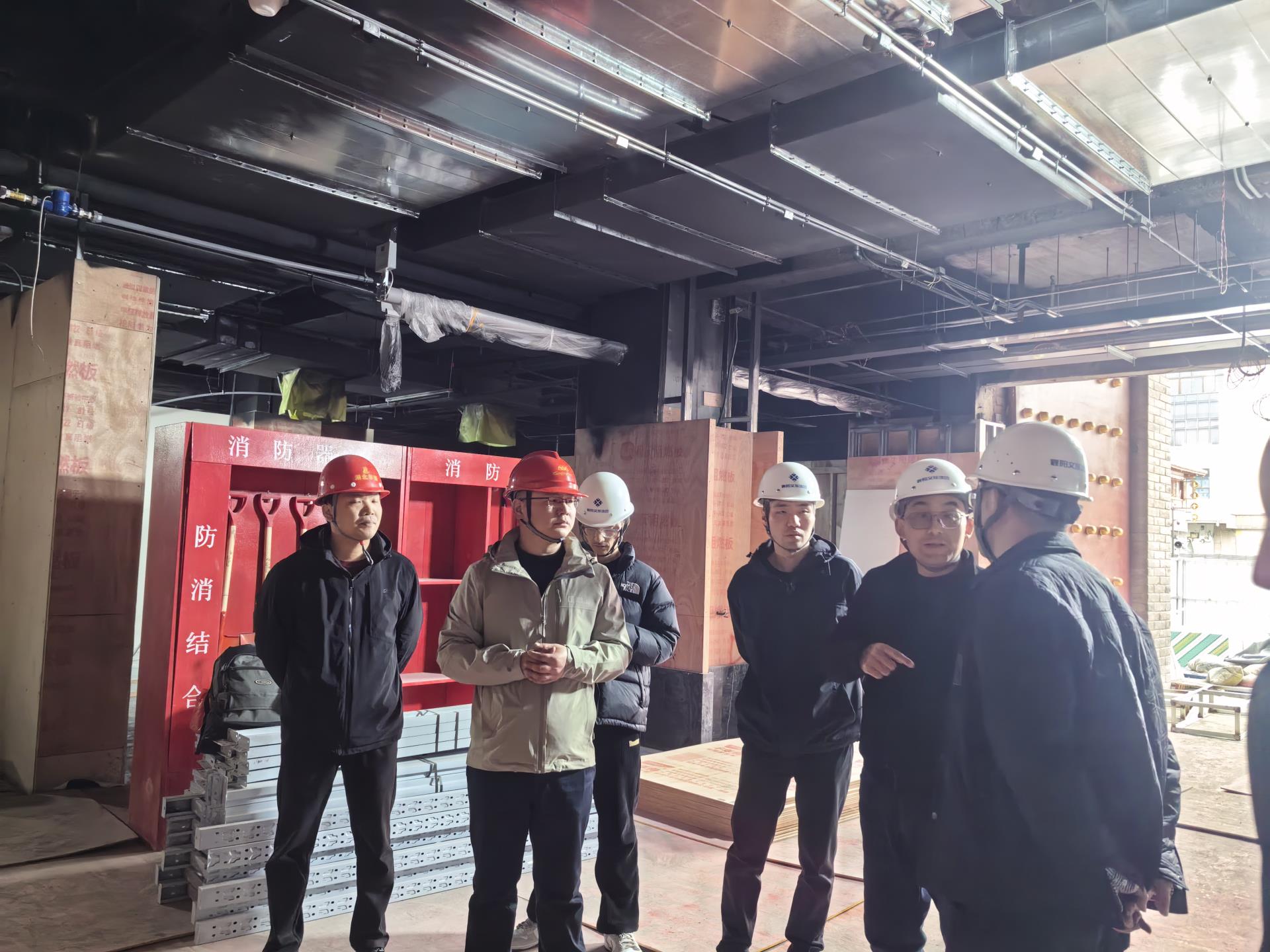 图为文旅赌博网址大全
纪委在昭明台风貌保护修复项目一线开展专项监督.jpg 图为文旅赌博网址大全
纪委在昭明台风貌保护修复项目一线开展专项监督.jpg